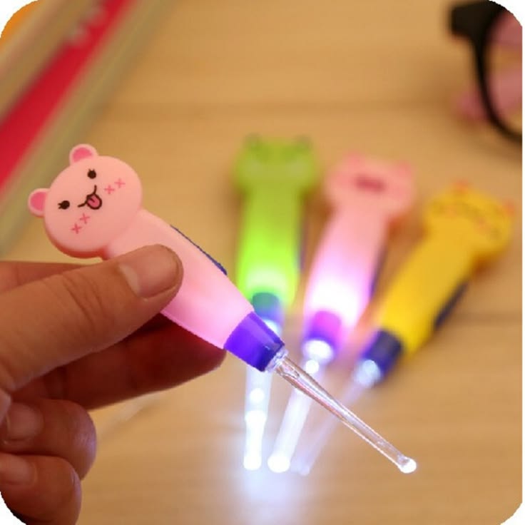 Flashlight EARPICK Cleaner (Pack of 4)